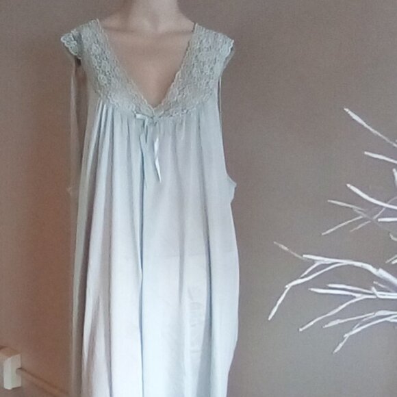 Vtg 80's Vanity Fair Matching Nightgown & Robe Set Lace Trim Nylon Size 3XL Blue - Picture 4 of 8